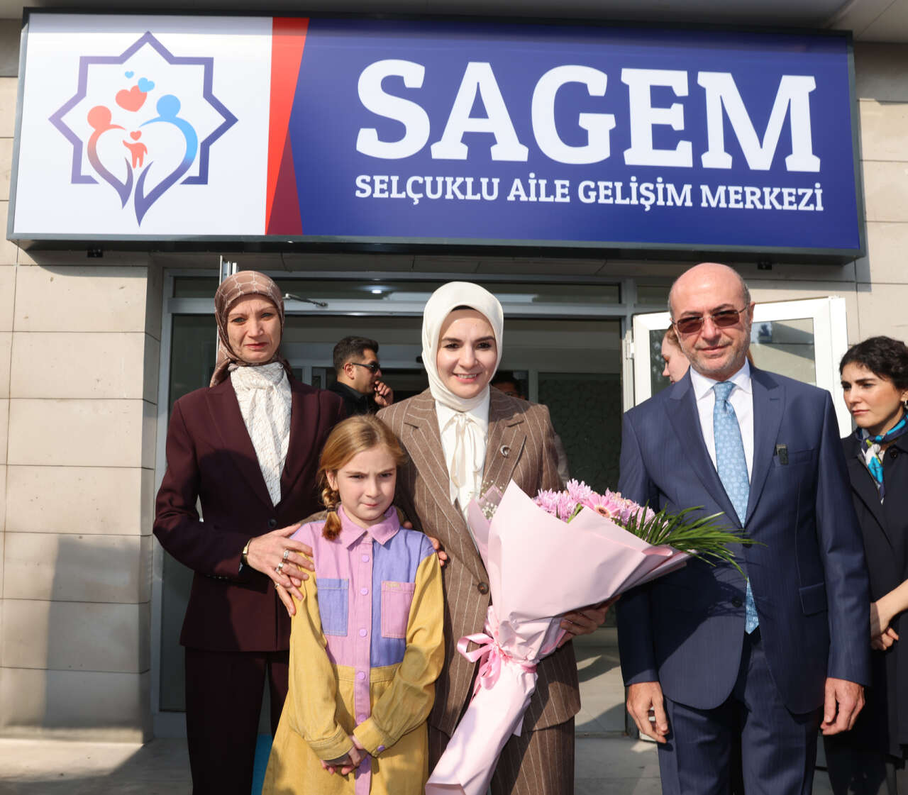 Bakan Göktaş, Konya’daki merkezi Türkiye’ye örnek gösterdi 8